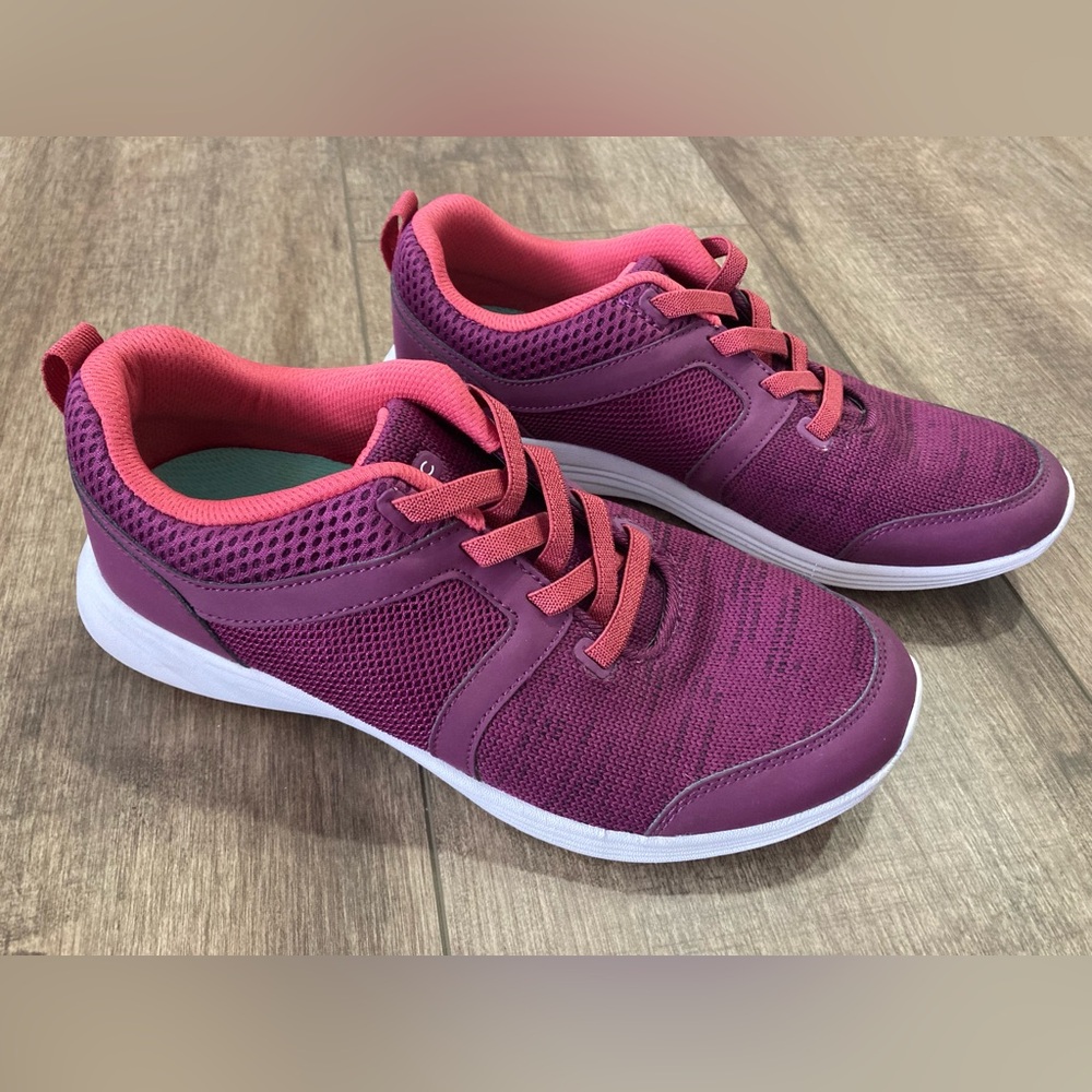 Vionic Women's Malta Athletic Shoes